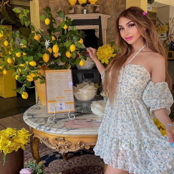 Dress - Picture 2 of 3